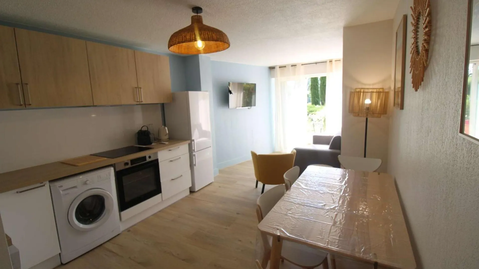 Gasjoly - Golfe De St-Tropez Studio Avec Cabine Climatise Pour 4 Personnes Gassin 0*,