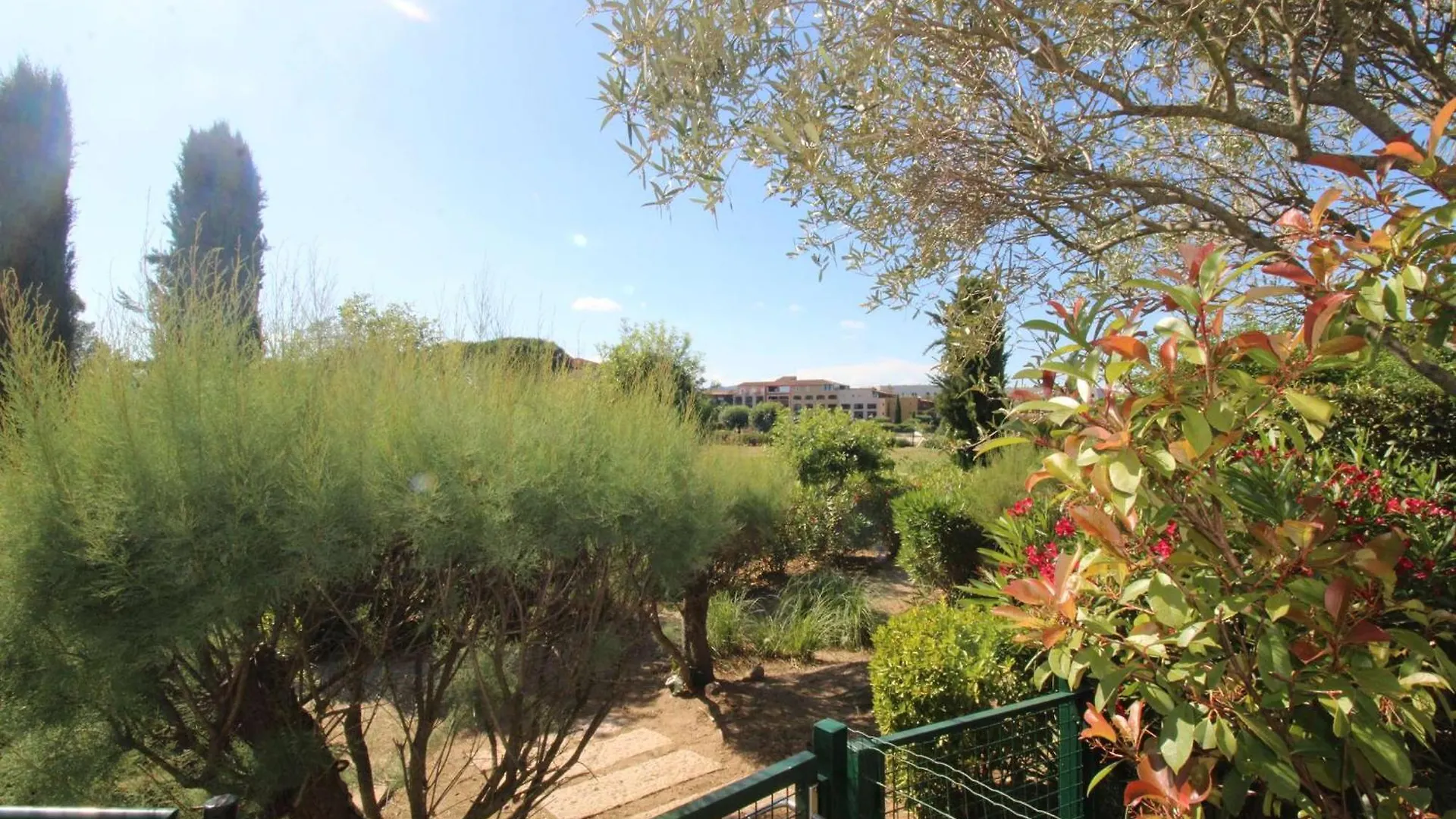 Gasjoly - Golfe De St-Tropez Studio Avec Cabine Climatise Pour 4 Personnes Gassin Appartement