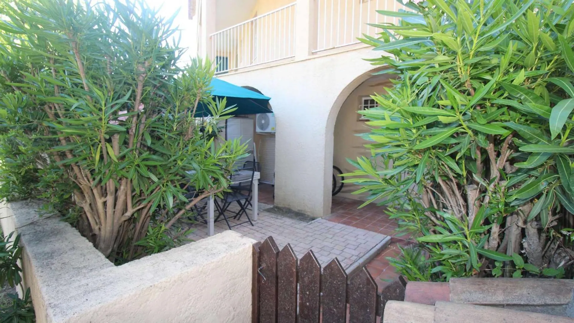 Appartement Gasjoly - Golfe De St-Tropez Studio Avec Cabine Climatise Pour 4 Personnes Gassin